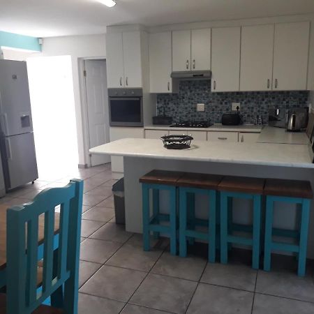 Seabreeze Accommodation Jeffreys Bay Bagian luar foto